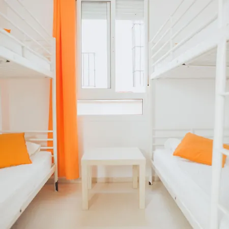 Backpackers Hostel *